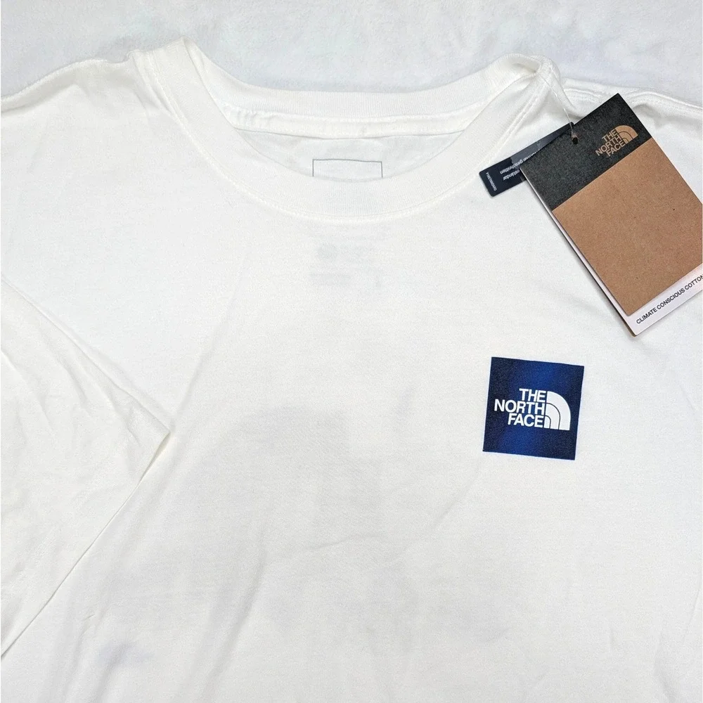 The North Face Mens Wolf Moon Graphic T-Shirt White Large NF0A7Z9D Standard Fit